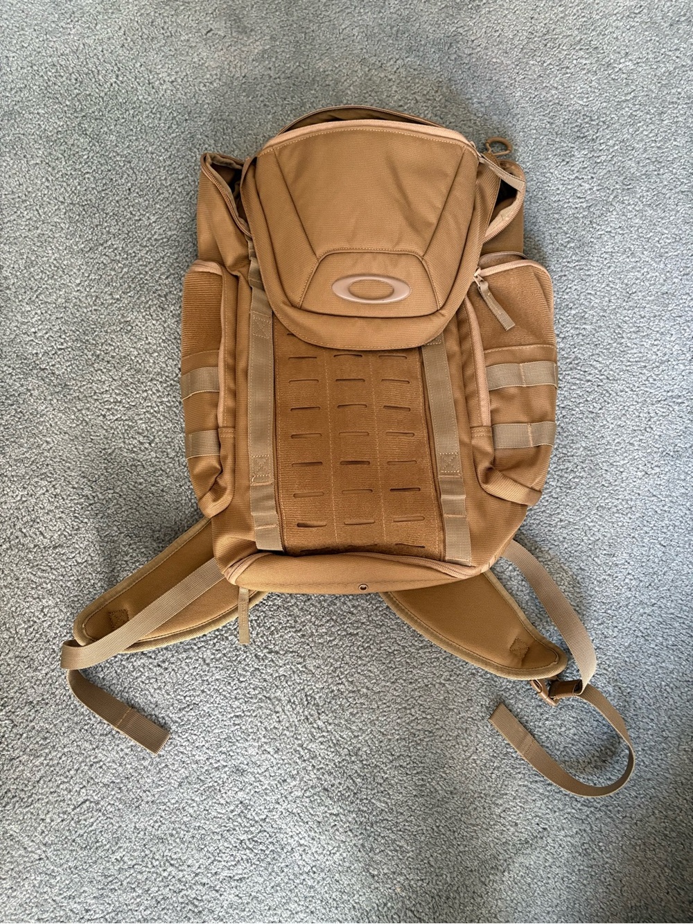 BRAND NEW Oakley Men's Tactical Backpack in Tan